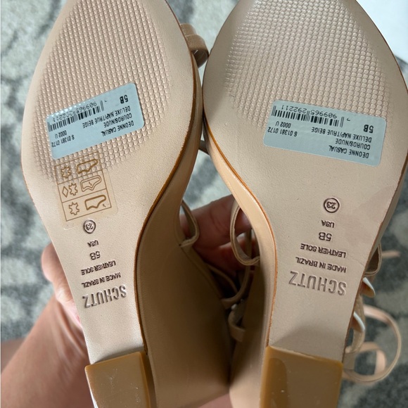 Schutz Deonne Strappy Ankle-Tie Wedge Sandals in Nude NWT - Picture 7 of 7